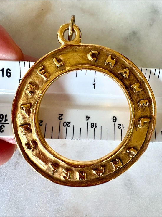 CHANEL Jewelry - Authentic Vintage Chanel 1980s Gold Tone Pendant Authenticated